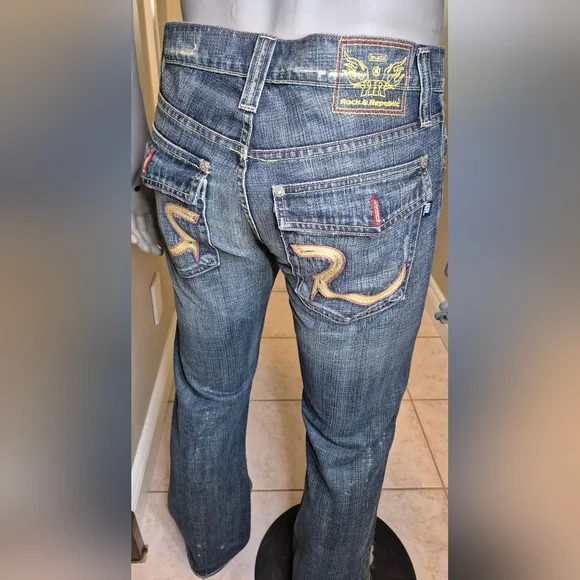 Rock & Republic Faded Blue Denim Jeans - Picture 12 of 15